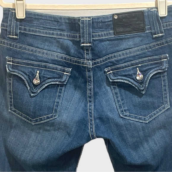 Vigoss Fit Distressed Jeweled Capri Jean Waist 30 - Picture 5 of 10